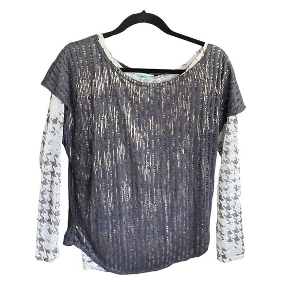 Maurices Layered Gray Silver Shimmer Long Sleeve Blouse Top Women's Size Medium - Picture 1 of 7